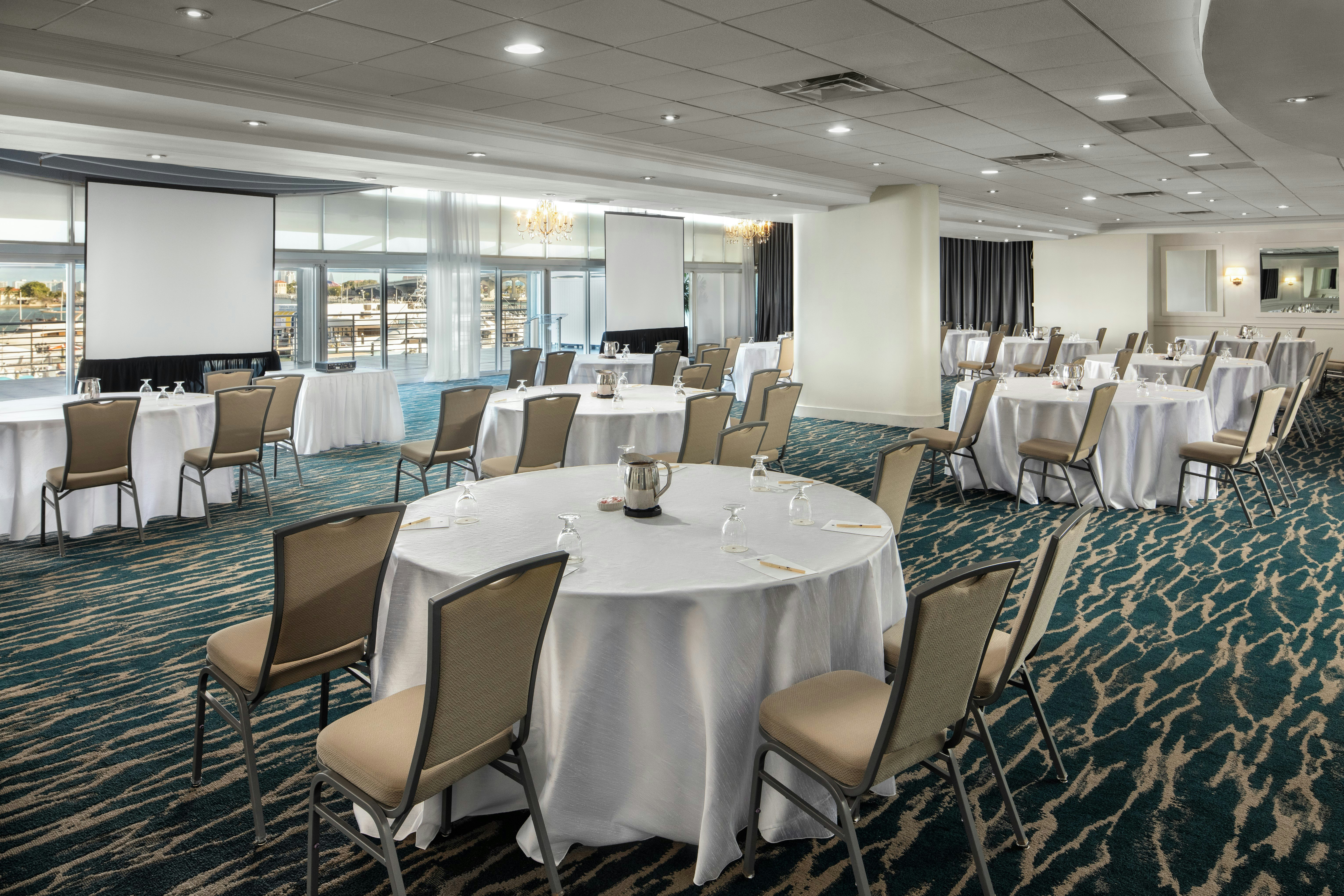 Doubletree By Hilton Grand Hotel Biscayne Bay 58/67