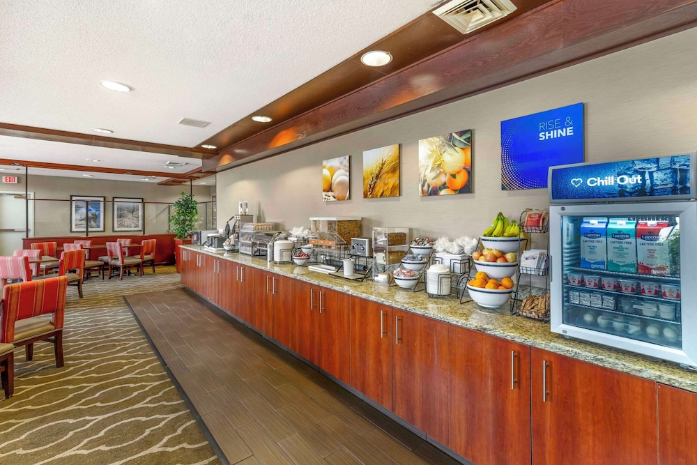 Comfort Inn & Suites Rapid City South - Mt Rushmore Gateway 8/66