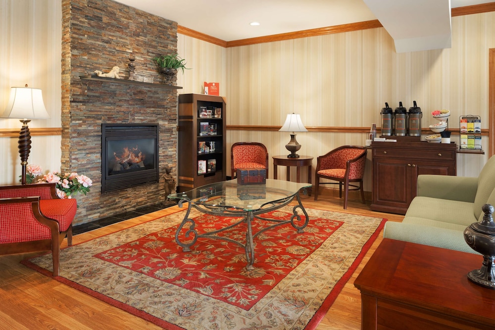 Country Inn & Suites by Radisson, Macedonia - Northfield 14/24