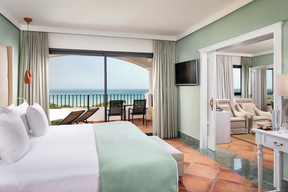2 Bedrooms, Red Level, Presidential, Suite, 2 Queen Beds