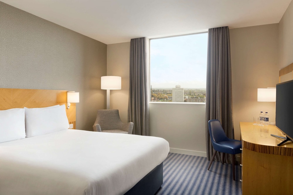 ROOM, DOUBLE BED