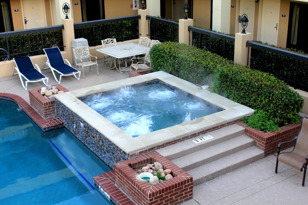 Days Inn By Wyndham Longview South 8/25