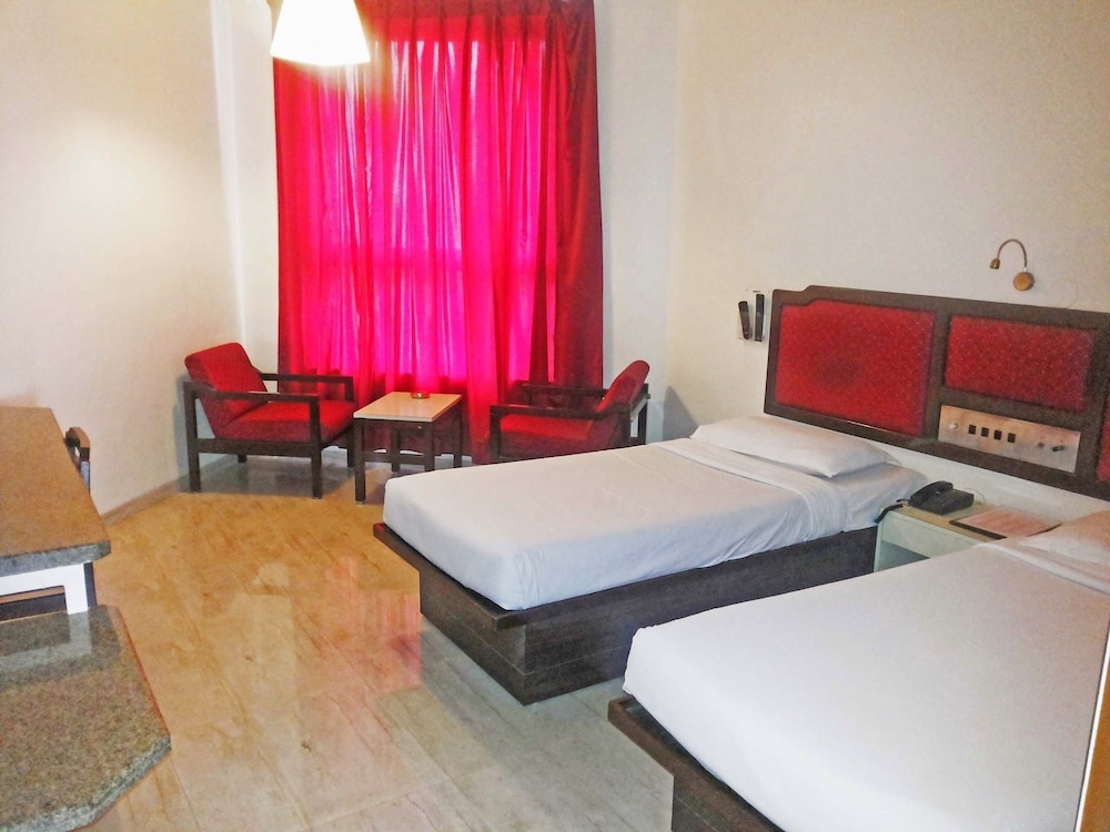 Hotel Ashish Plaza 8/30