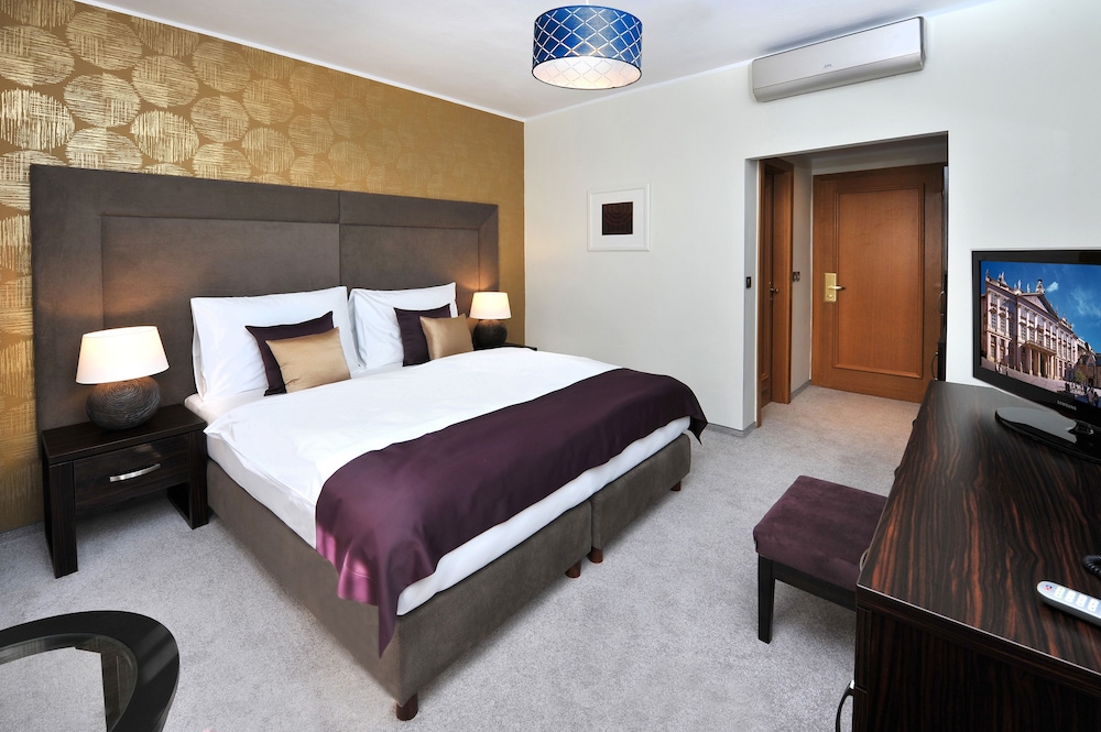 PREMIUM, DOUBLE BED, TERRACE