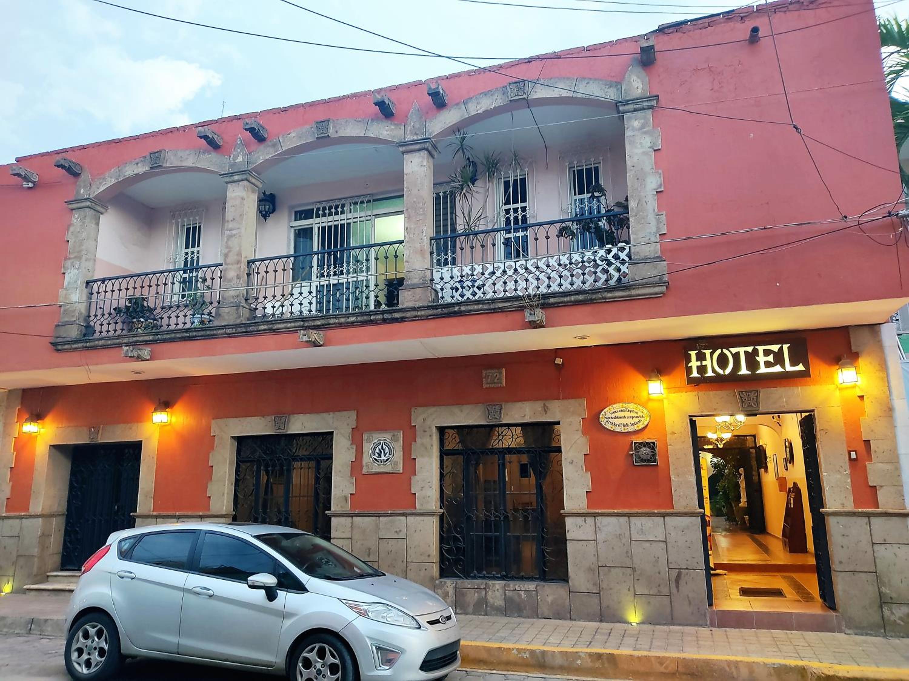 Hotel Casa La Gran Senora 1/31