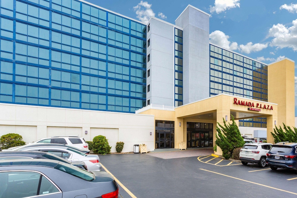 Ramada Plaza by Wyndham Virginia Beach Oceanfront 43/50