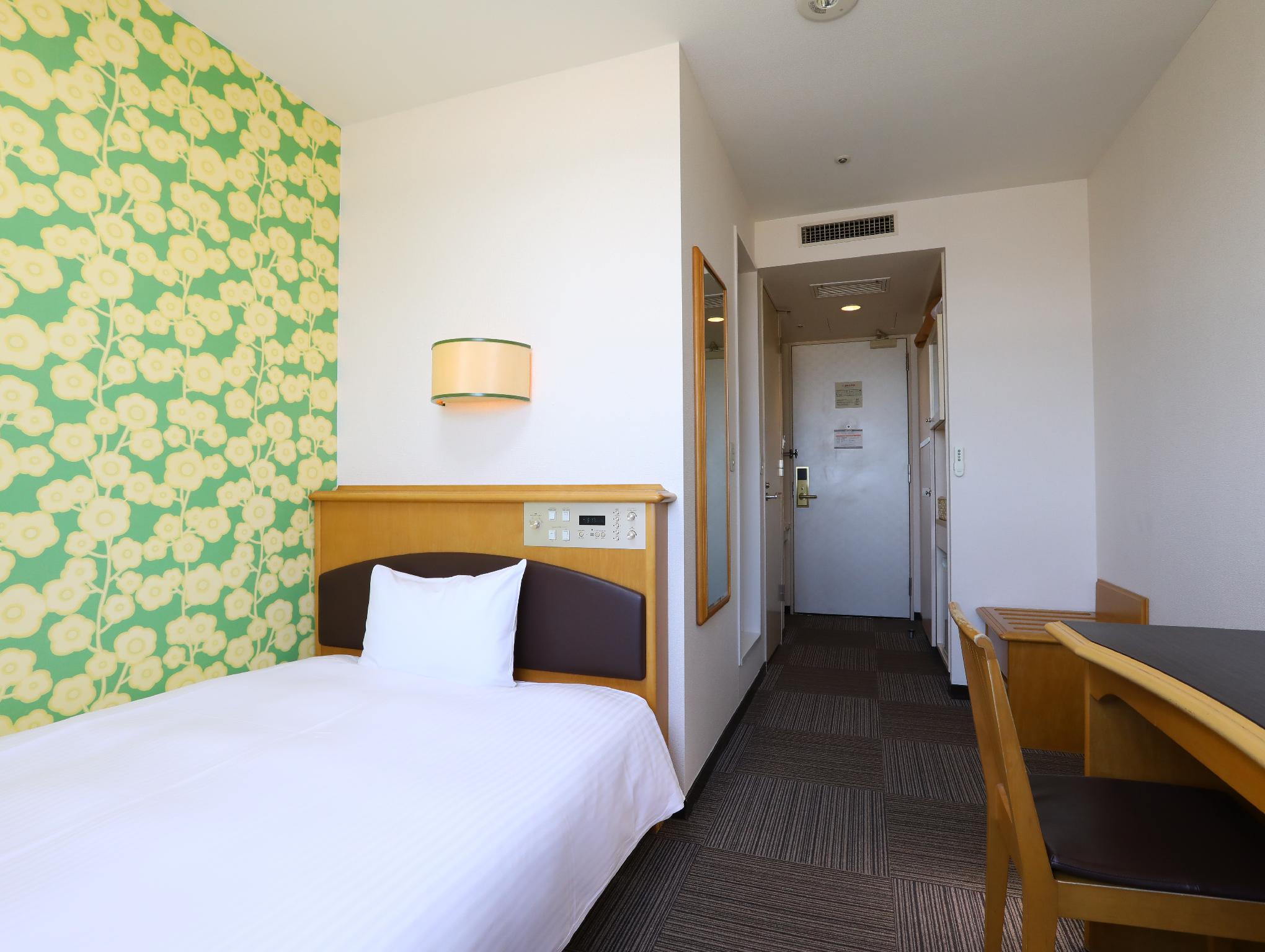 Standard, Single, Semi Double Bed, Smoking