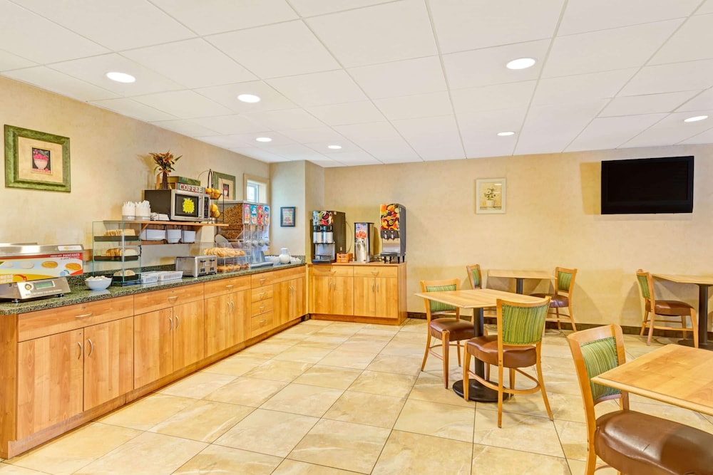 Microtel Inn & Suites by Wyndham York 36/45