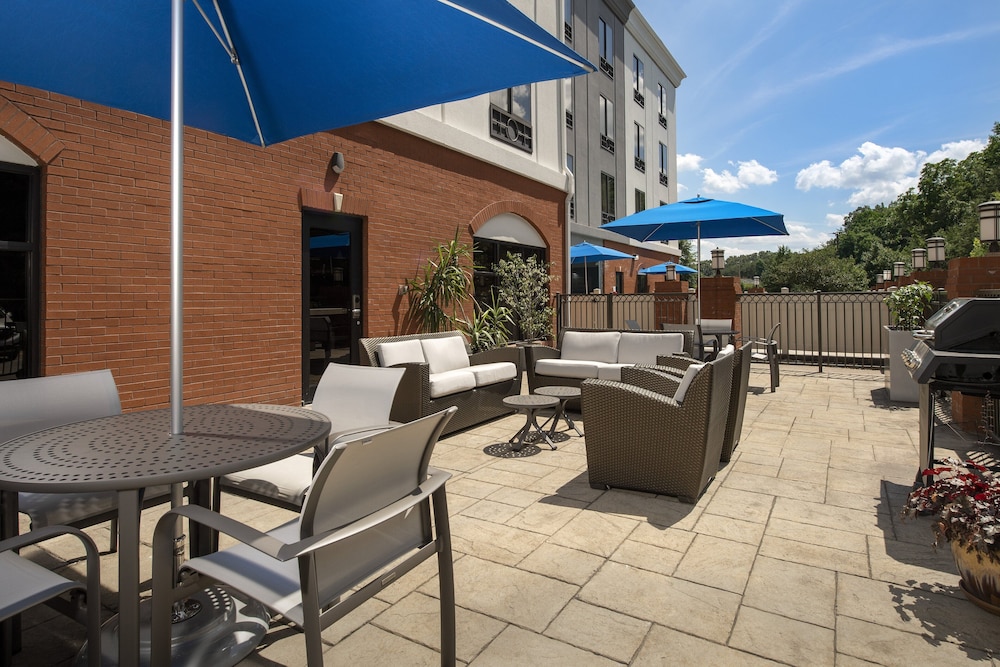 Holiday Inn Express Hoteland Suites Knoxville-Clinton 43/65