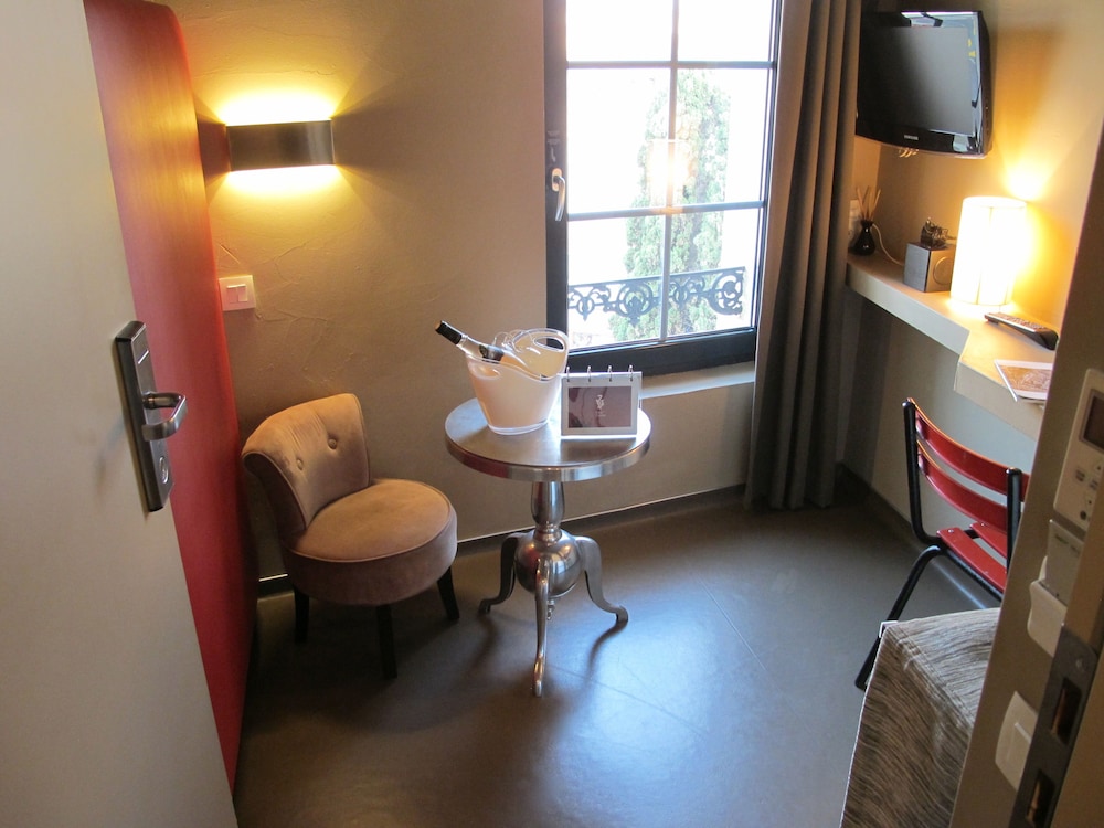 7Art Hotel 46/75