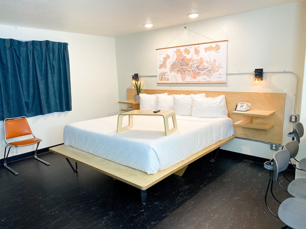 University Inn 14/63