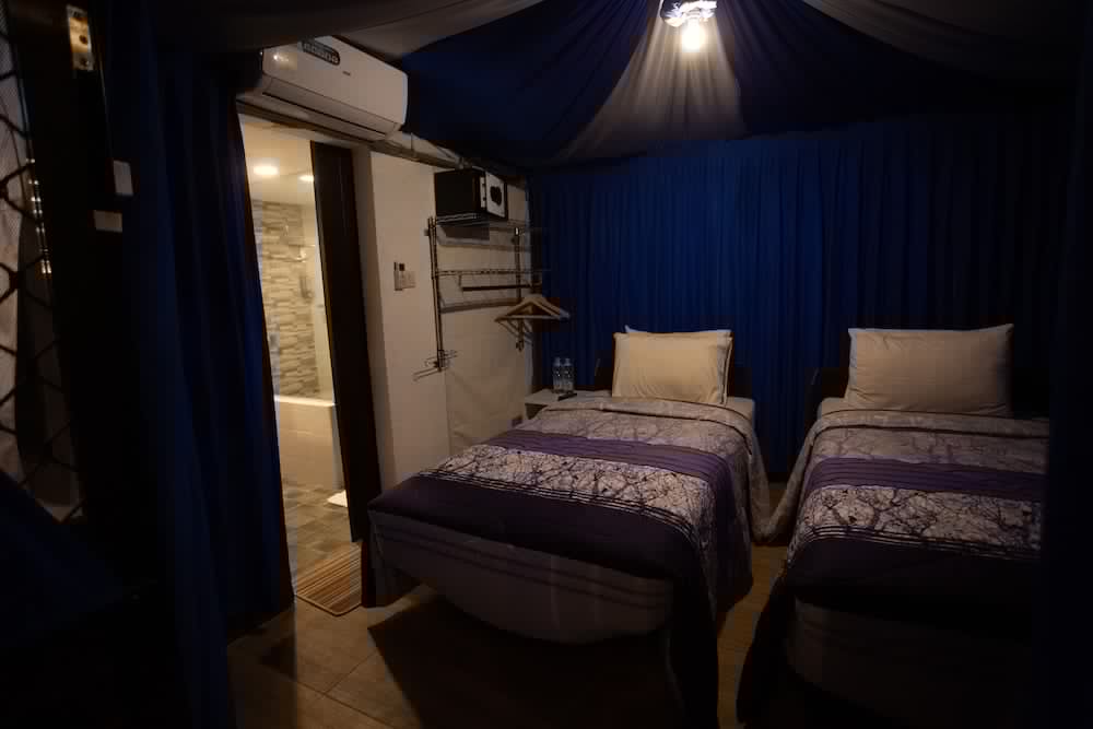 Royal Caravan Hotel and Outbond 20/58