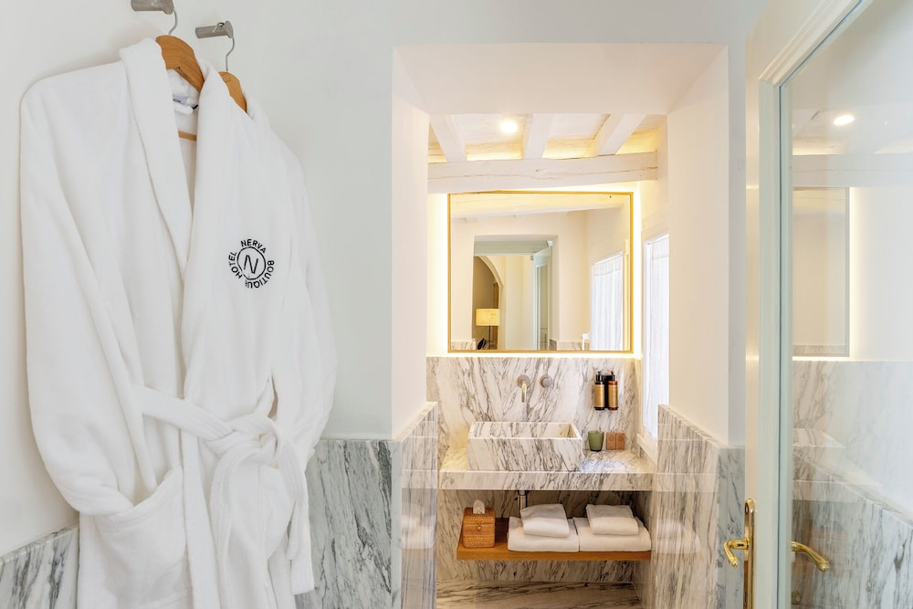 جناح بسرير كوين مع أريكة في الملحق، Nerva Boutique Hotel 7/8