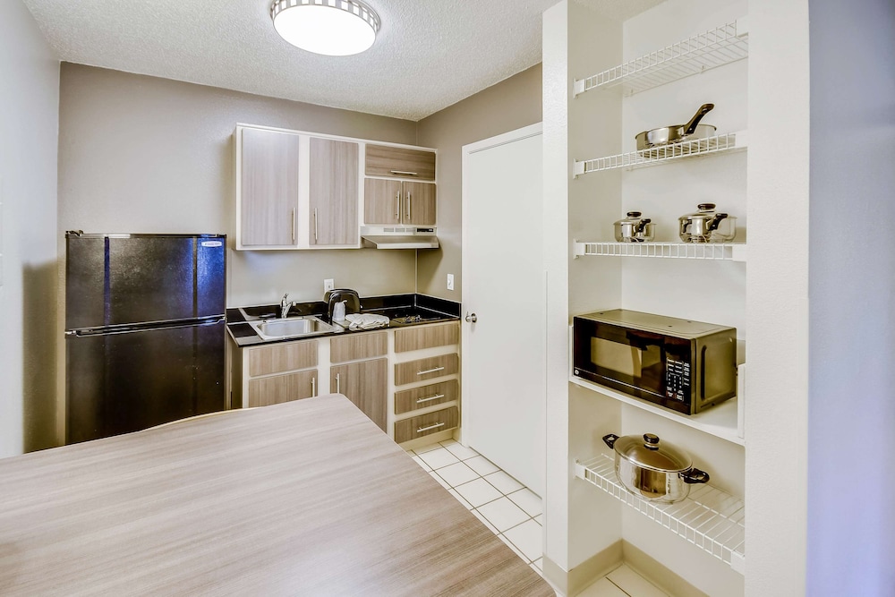 Studio6 Houston, TX - Hobby South 30/58