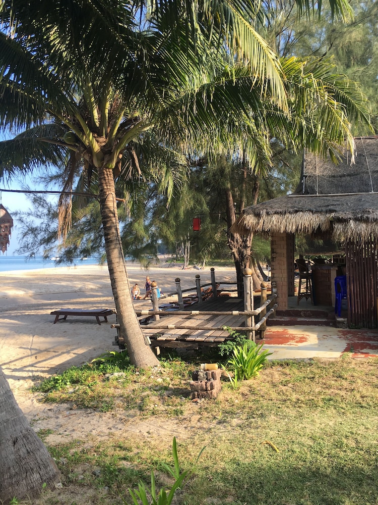 Good Days Lanta Chalet Resort 45/62