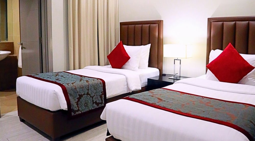 Dragon Hotel & Resort 15/50