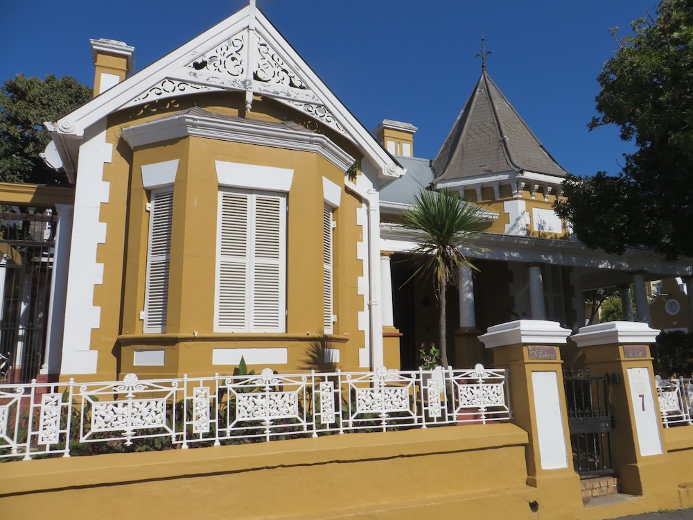 Ashanti Guest House Gardens Hostel 1/50