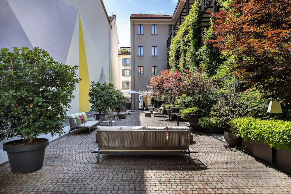 Savona 18 Suites 67/74