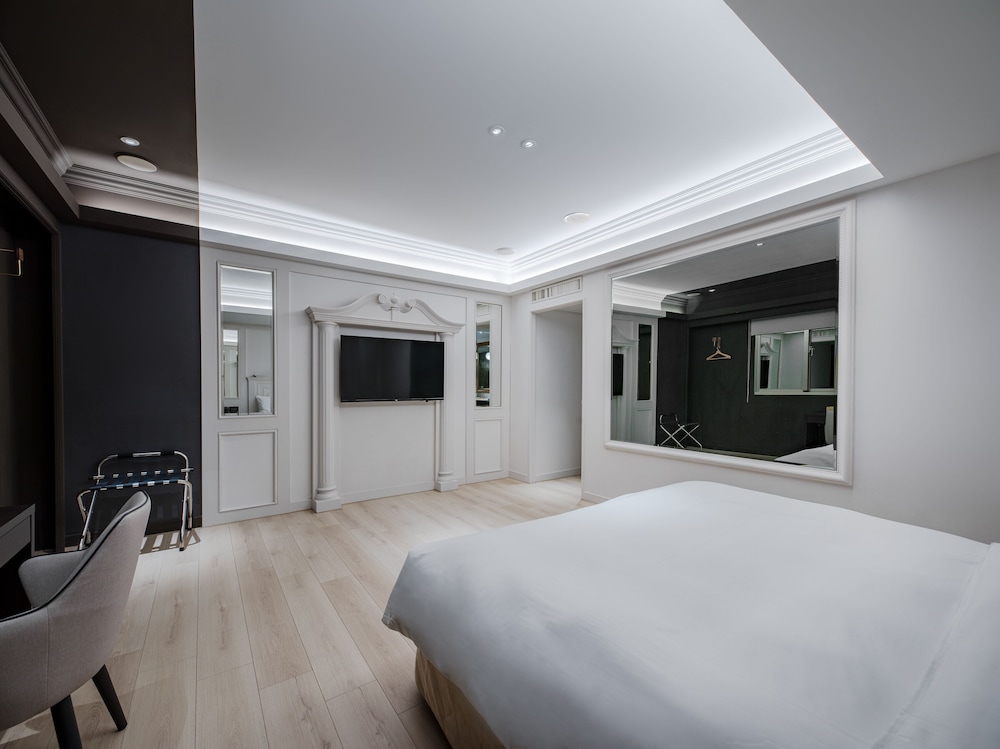 Reedon Boutique Hotel 13/40