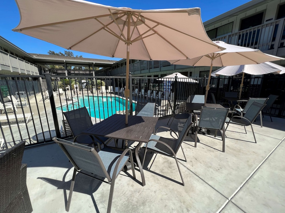 Best Western Shadow Inn 27/43
