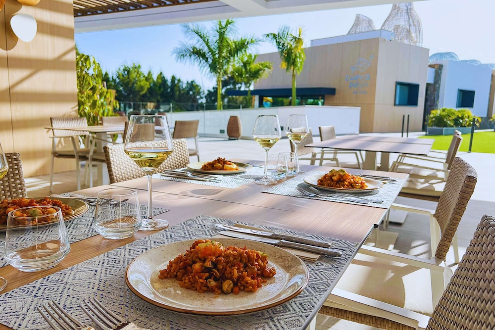 Resort Cordial Santa Agueda and Perchel Beach Club 59/79