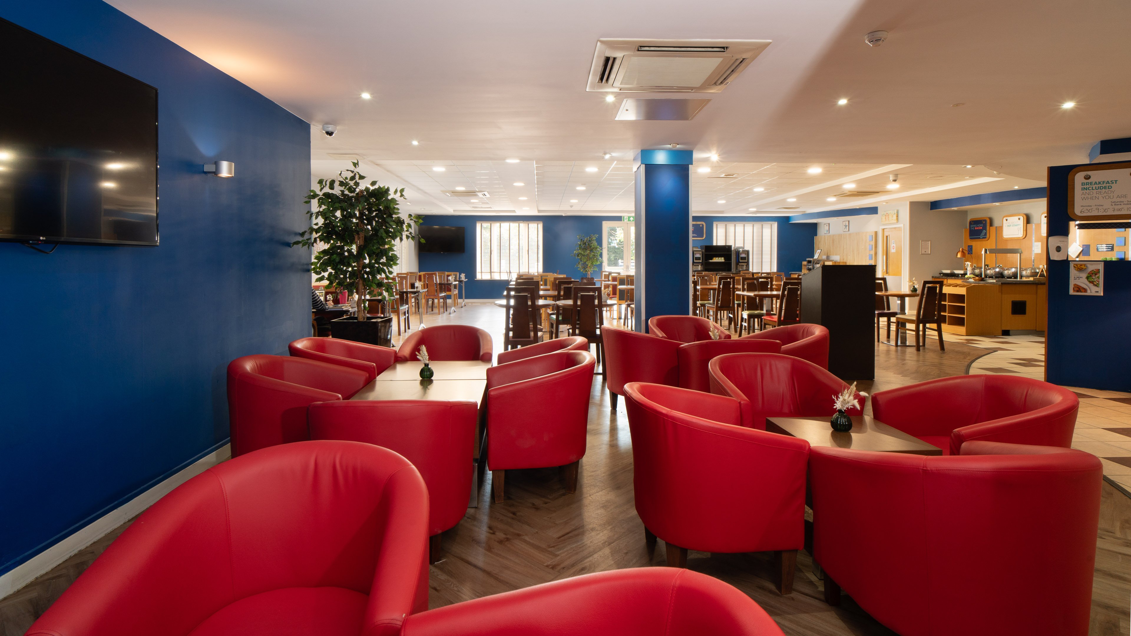 Holiday Inn Express Poole 26/50
