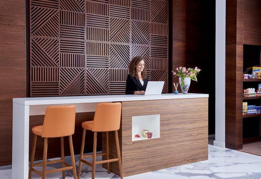 Staybridge Suites Doha Lusail 7/56