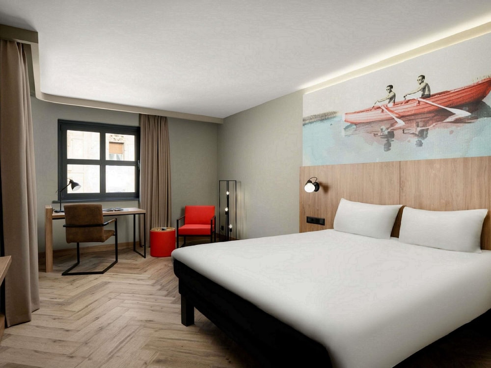 SUPERIOR, DOUBLE BED