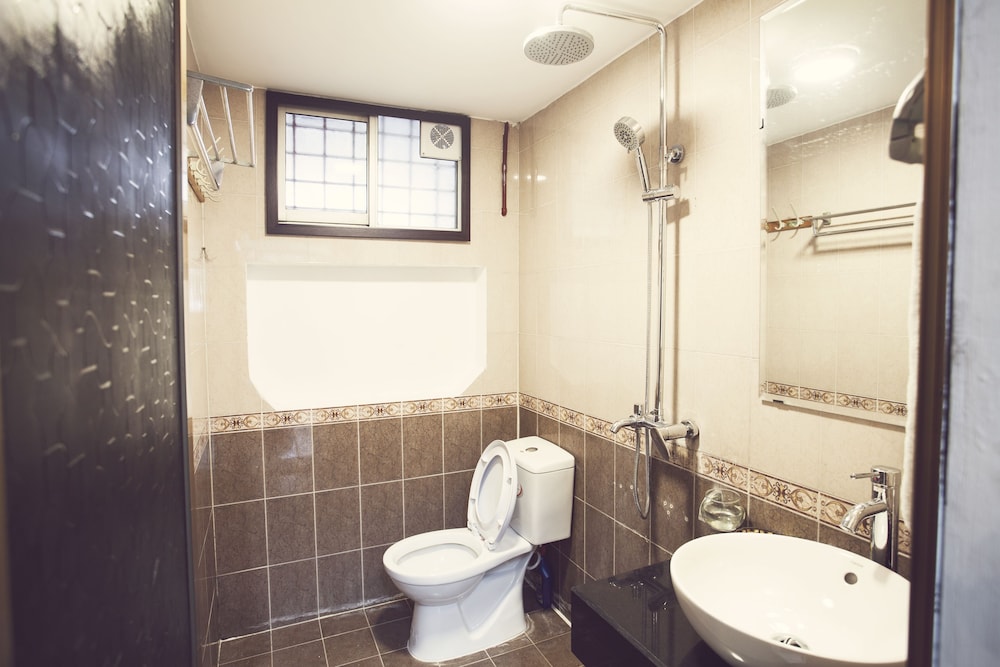 Vintage Decor Apartment Hanoi Old Town 14/18