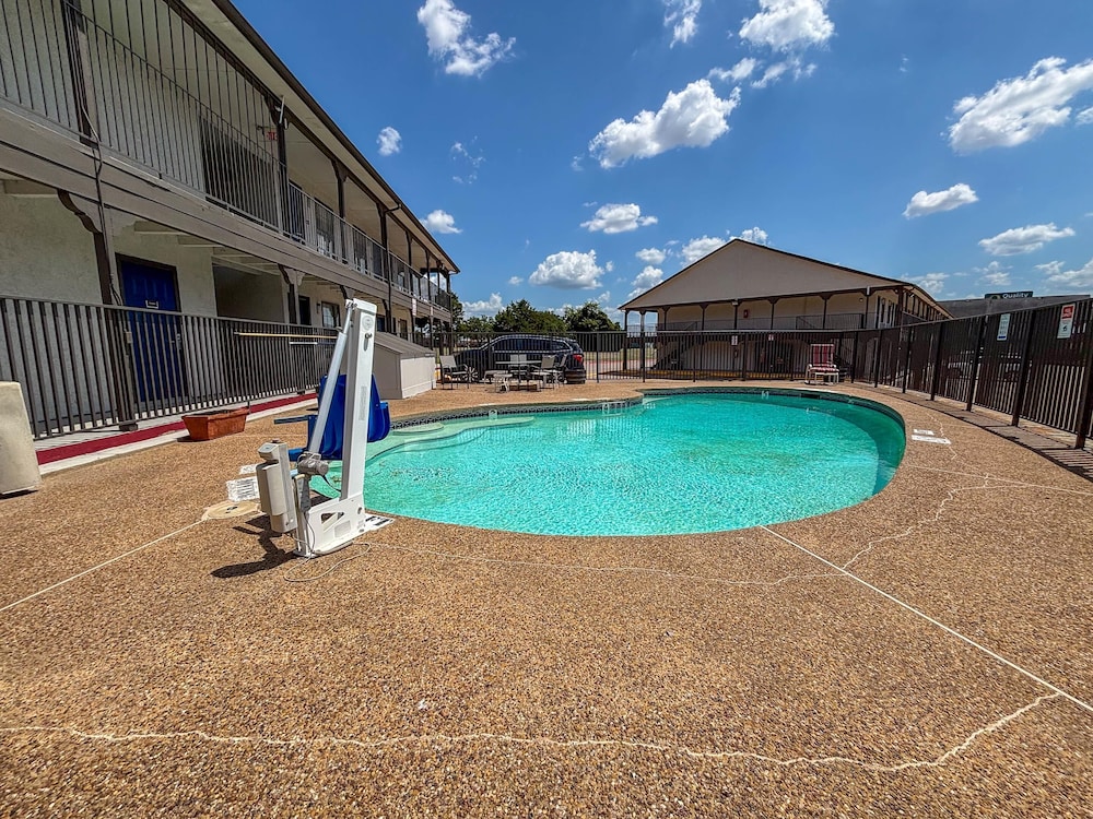Studio6 Suites Mesquite, TX – Gross Rd 62/67