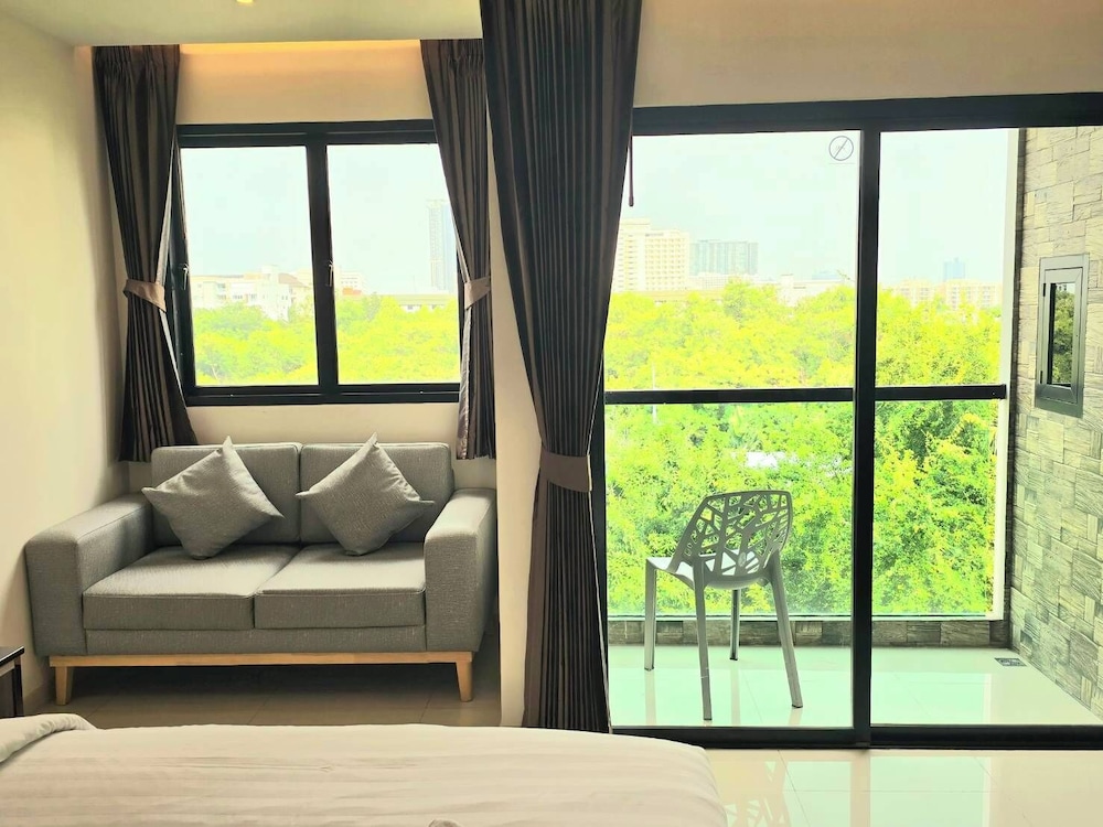 The TJ Hotel Pattaya 36/49