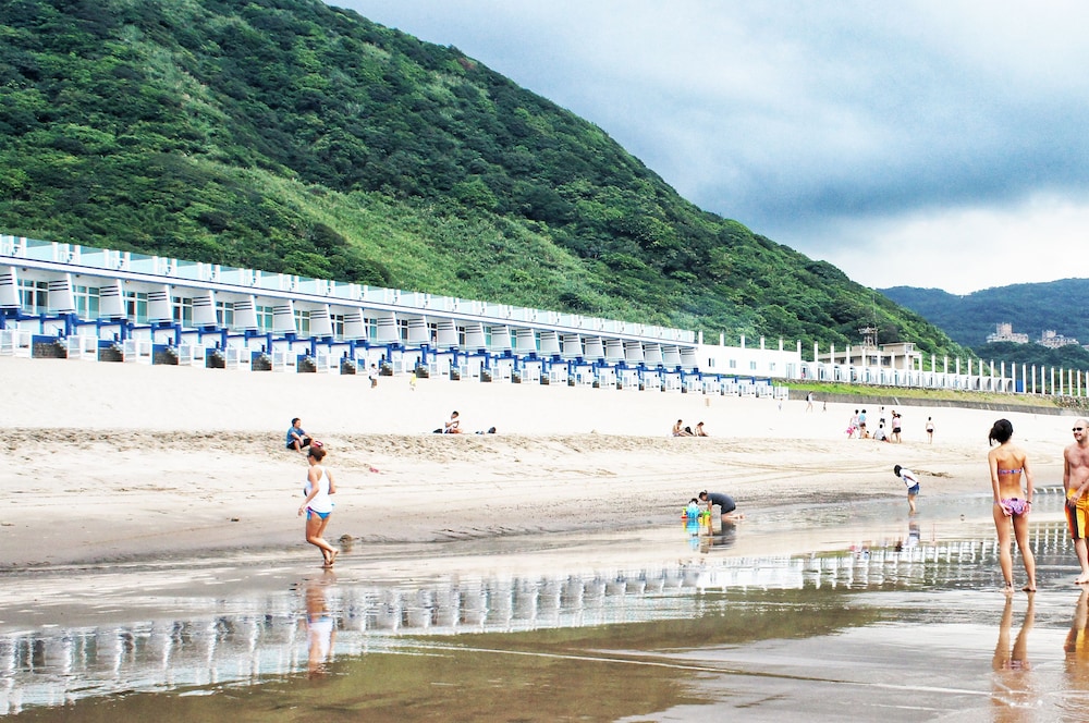White House Beach Resort 57/71