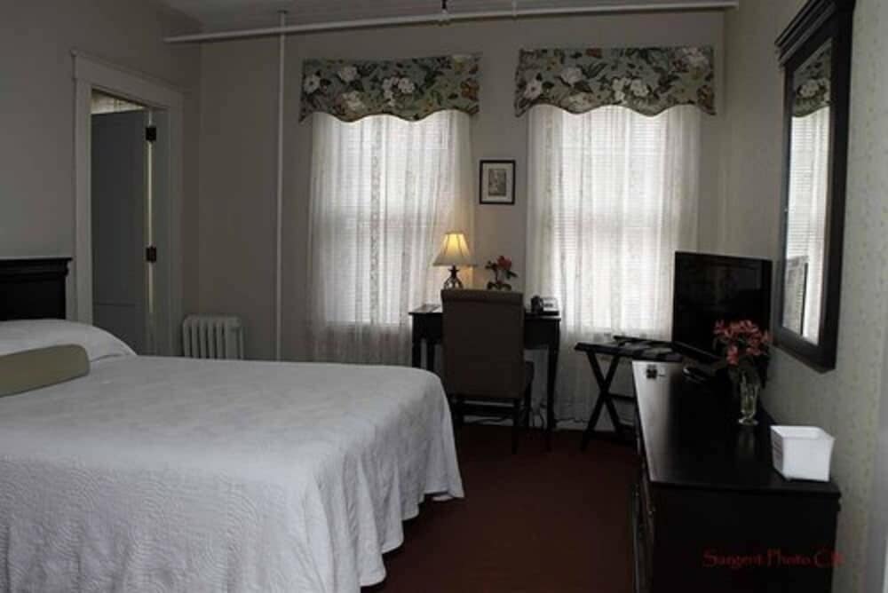 Hotel Coolidge 8/50
