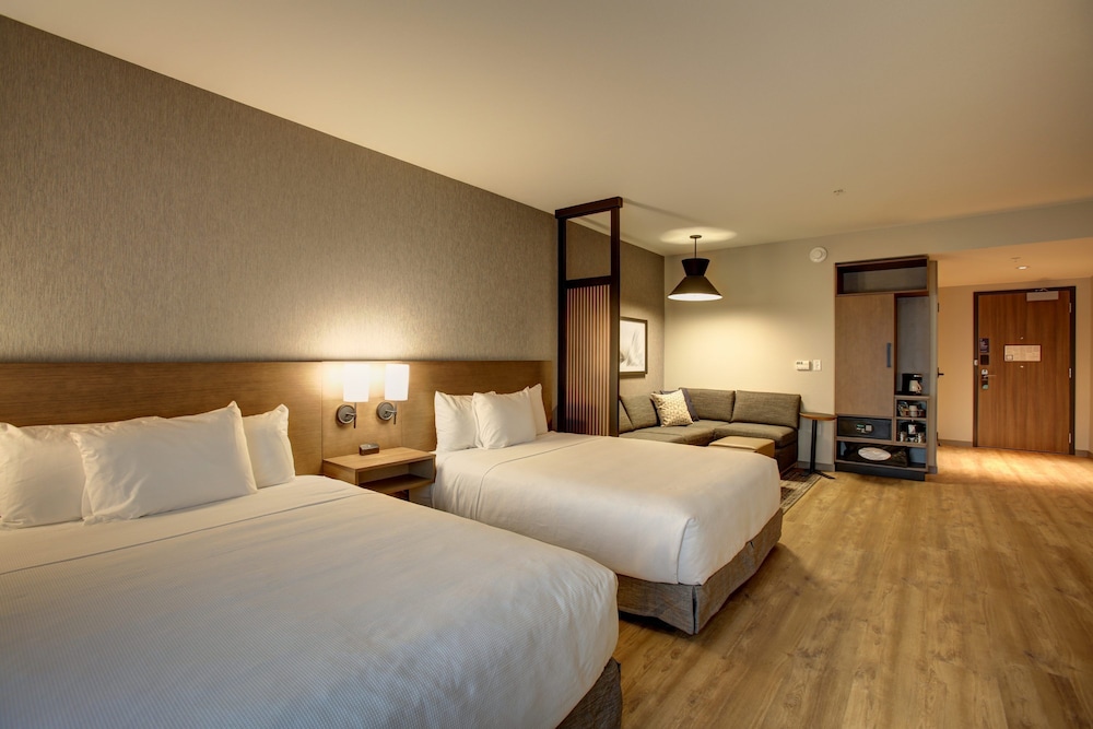 STANDARD, 2 QUEEN BEDS, SOFA, ACCESSIBLE