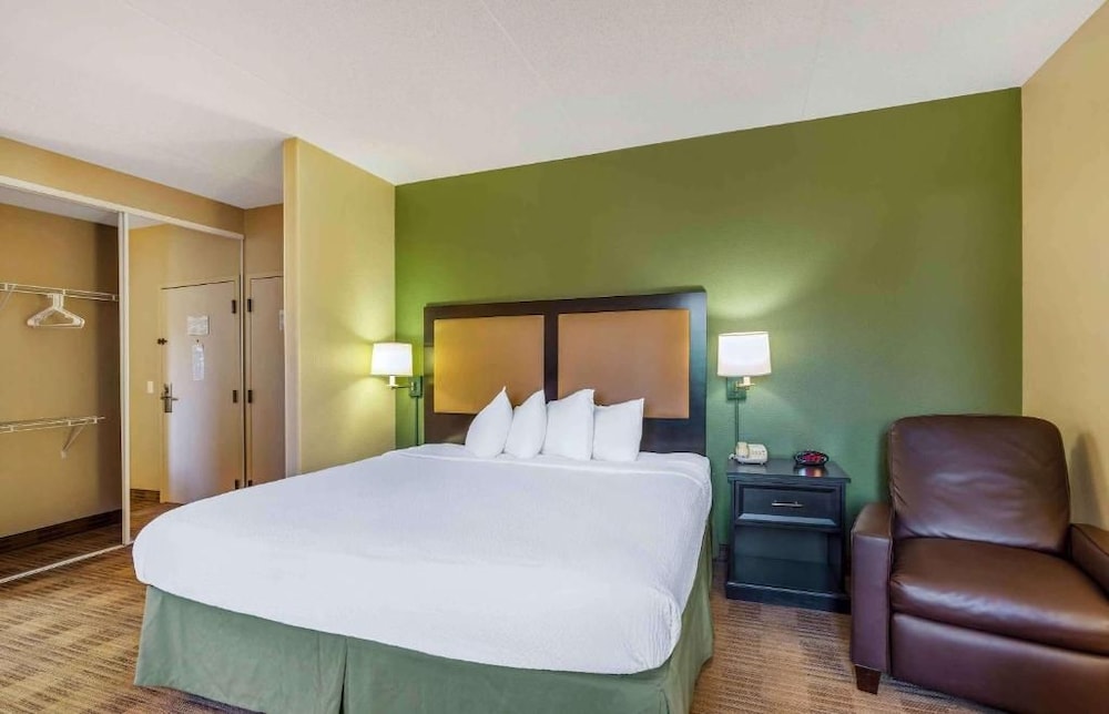 Studio 6 Extended Stay Chicago Vernon Hills Lincolnshire IL 9/58