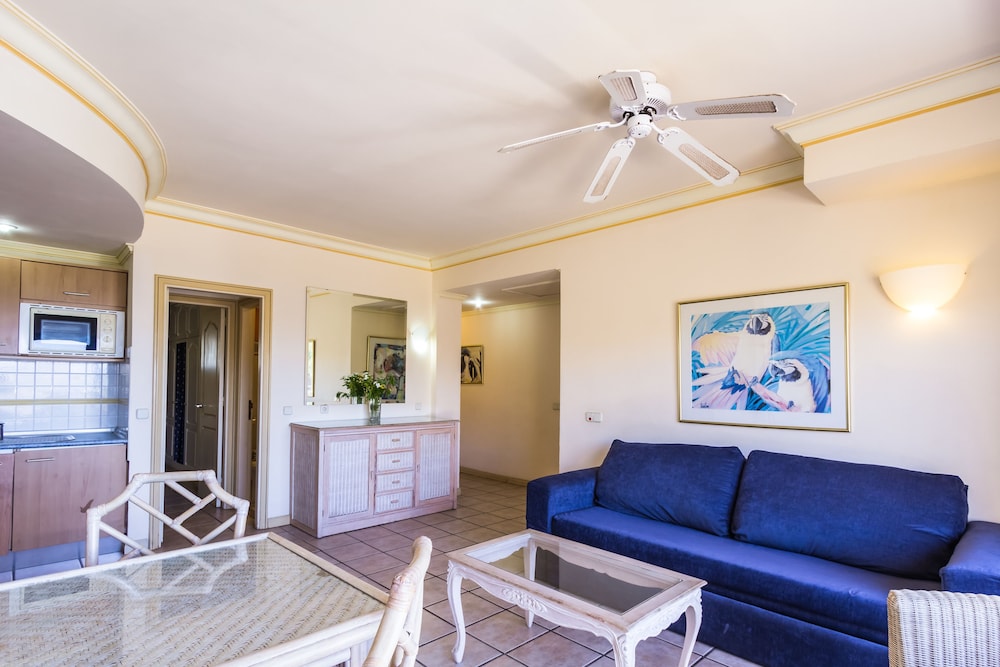 BLUEBAY BEACH CLUB 14/41