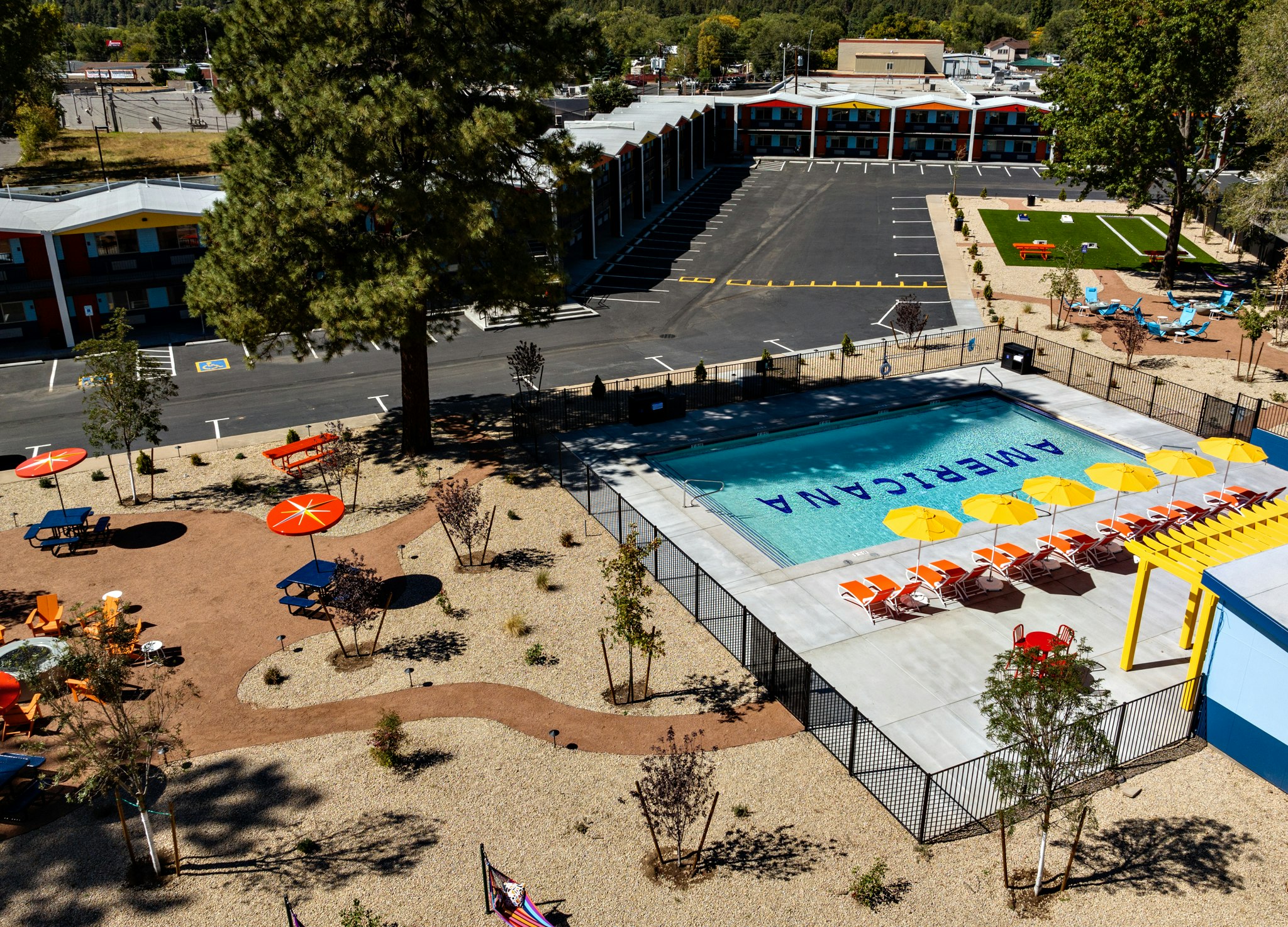 Americana Motor Hotel 29/31