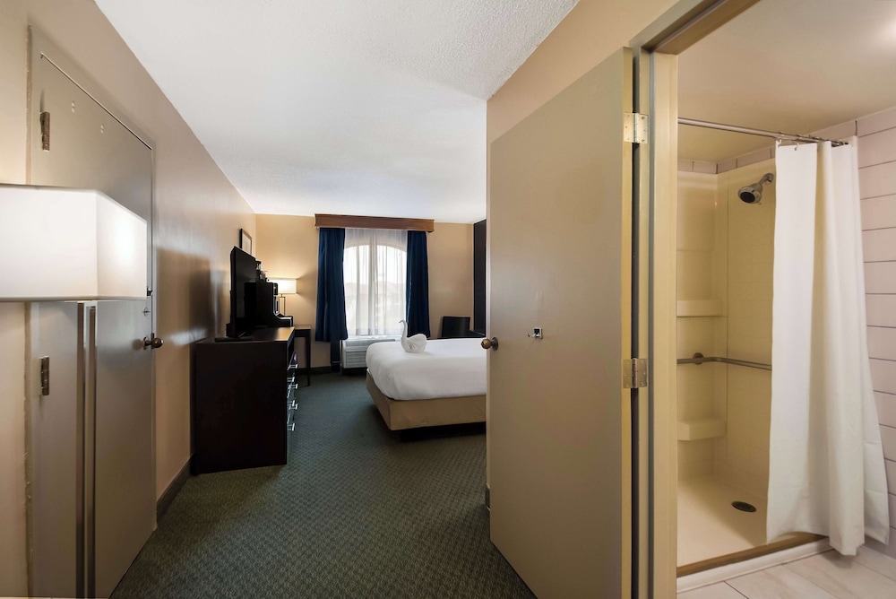 Standard, Queen Bed, Accessible, Best Western Springfield 5/5