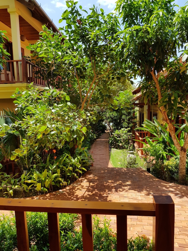 Free Beach Resort 38/50