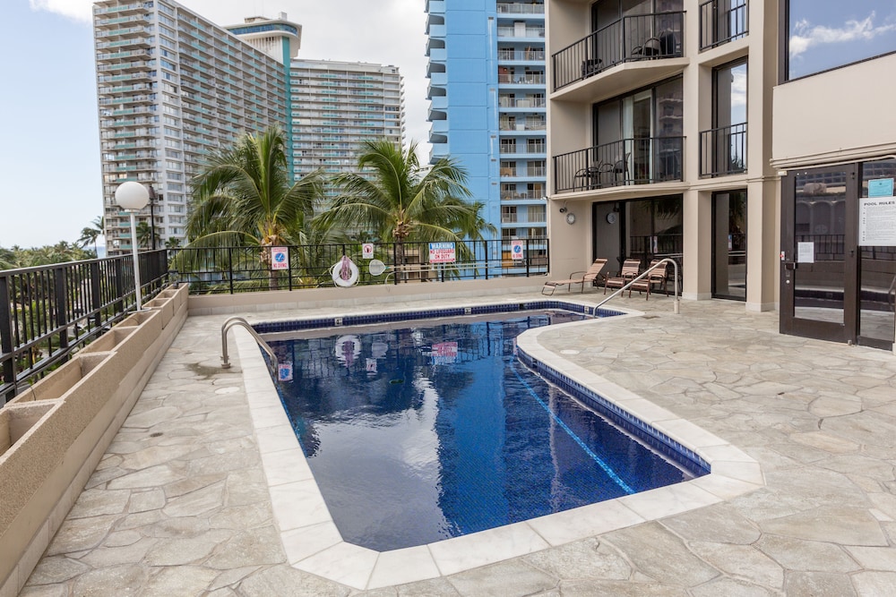 AQUA PALMS WAIKIKI 6/41