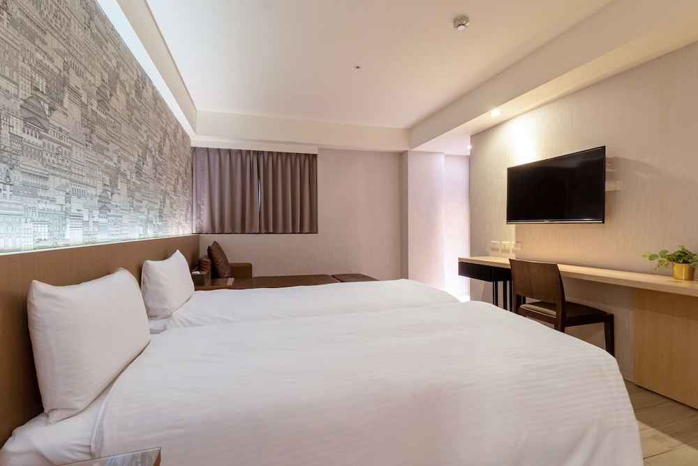 STANDARD, TWIN BEDS, NO WINDOW