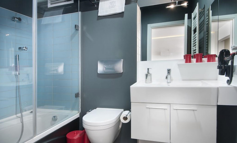 NURU ZIYA SUITES 76/82
