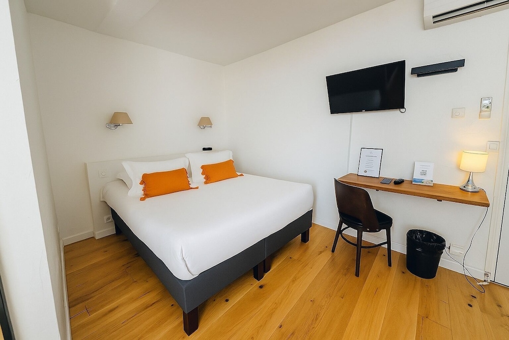 غرفة كومفورت ثلاثية بسرير مزدوج وسرير فردي بإطلالة على البحر، Hotel Posta Vecchia 6/10