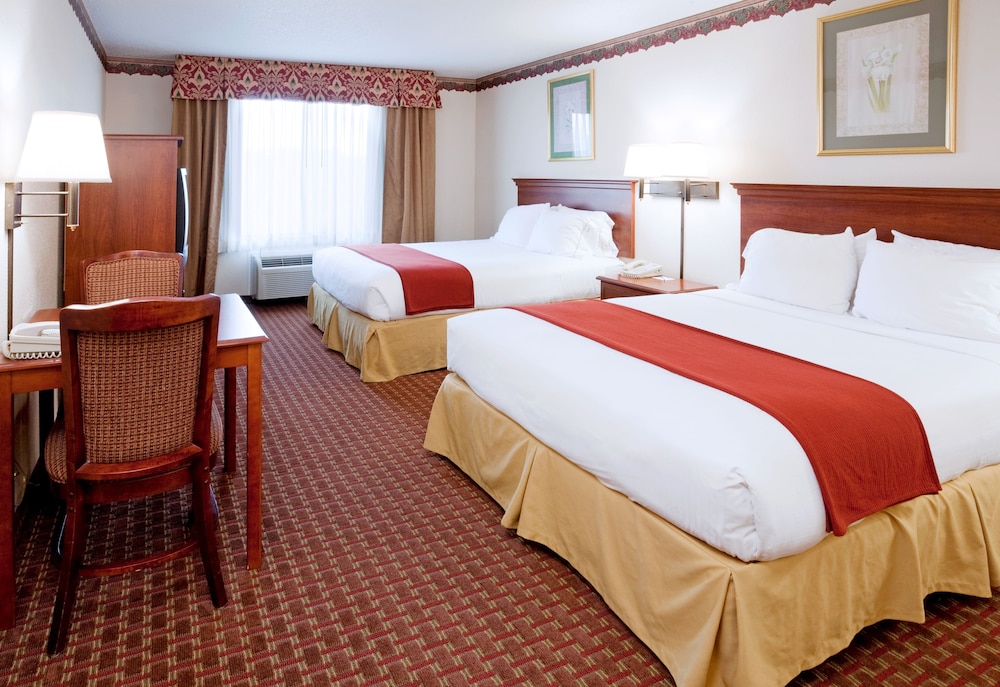 Holiday Inn Express Hillsville 25/47