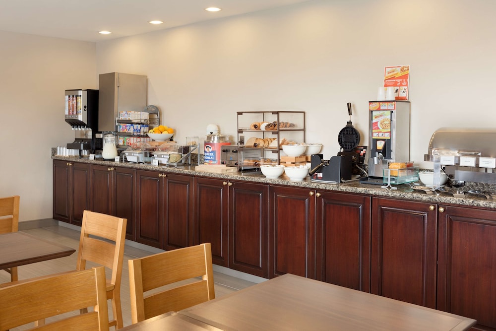 Country Inn Suites By Radisson Harrisonburg Va 13/16