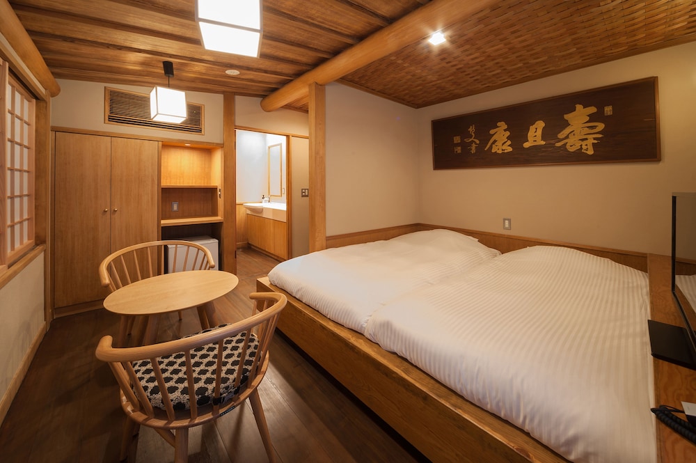 BASIC, TWIN BEDS
