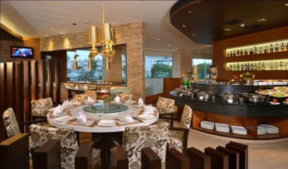 Majestic Court Sarovar Portico 28/46