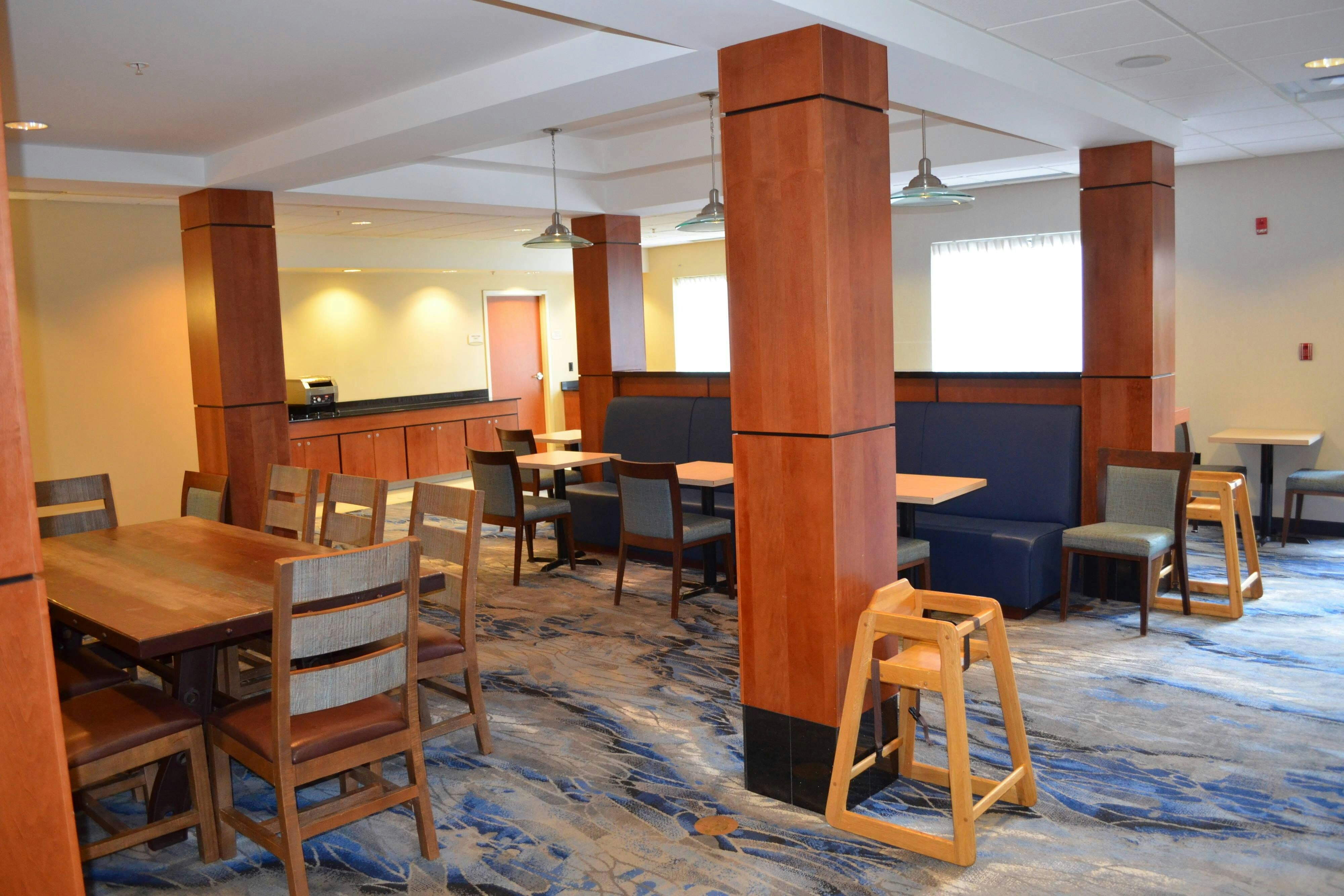 Fairfield Inn & Suites by Marriott Sault Ste. Marie 7/10