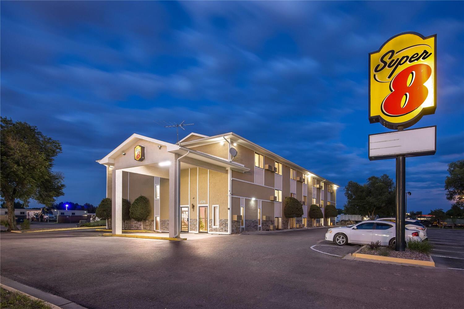 Super 8 by Wyndham Colorado Springs Peterson Space Force 15/17