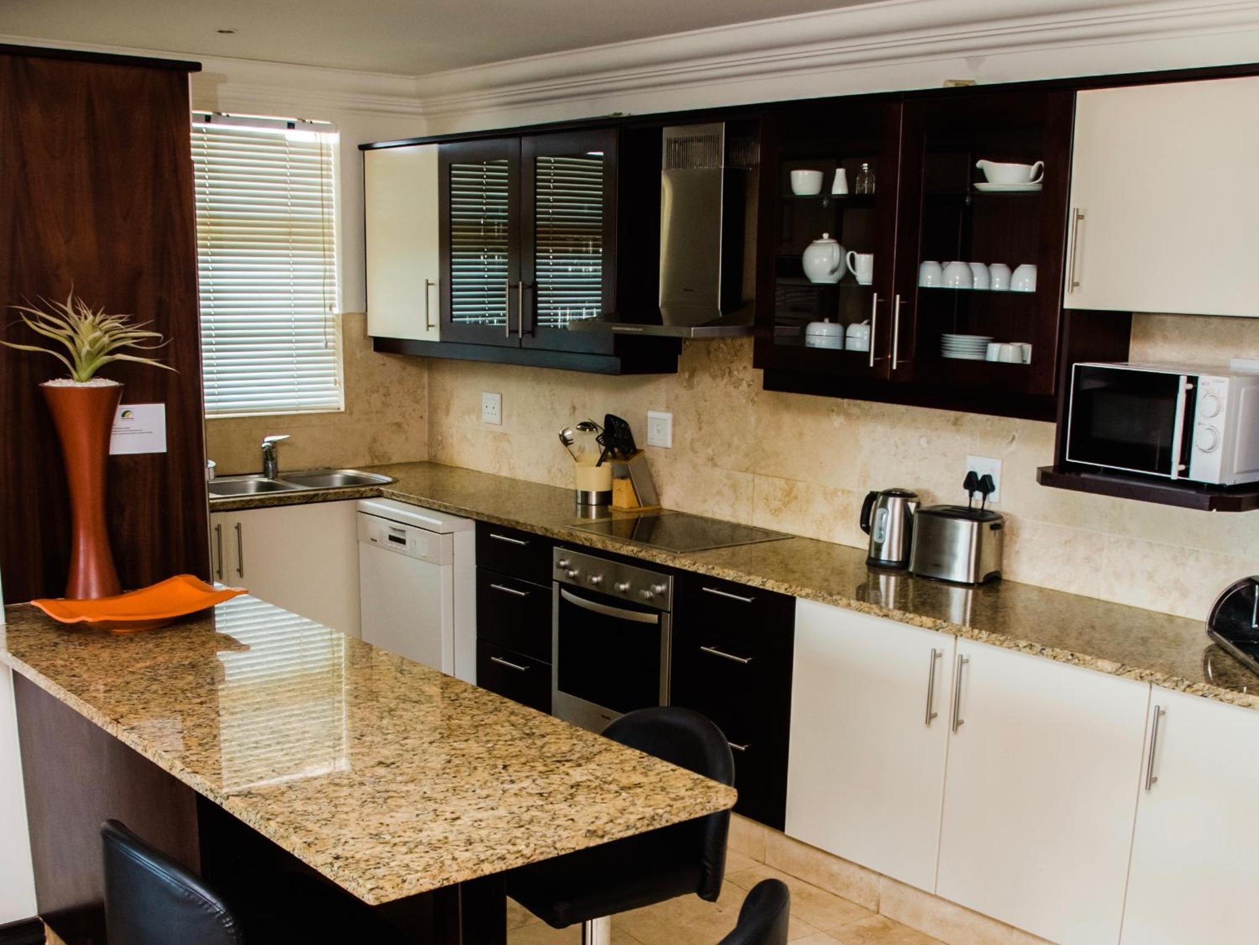 305 Manor Gardens 44/58
